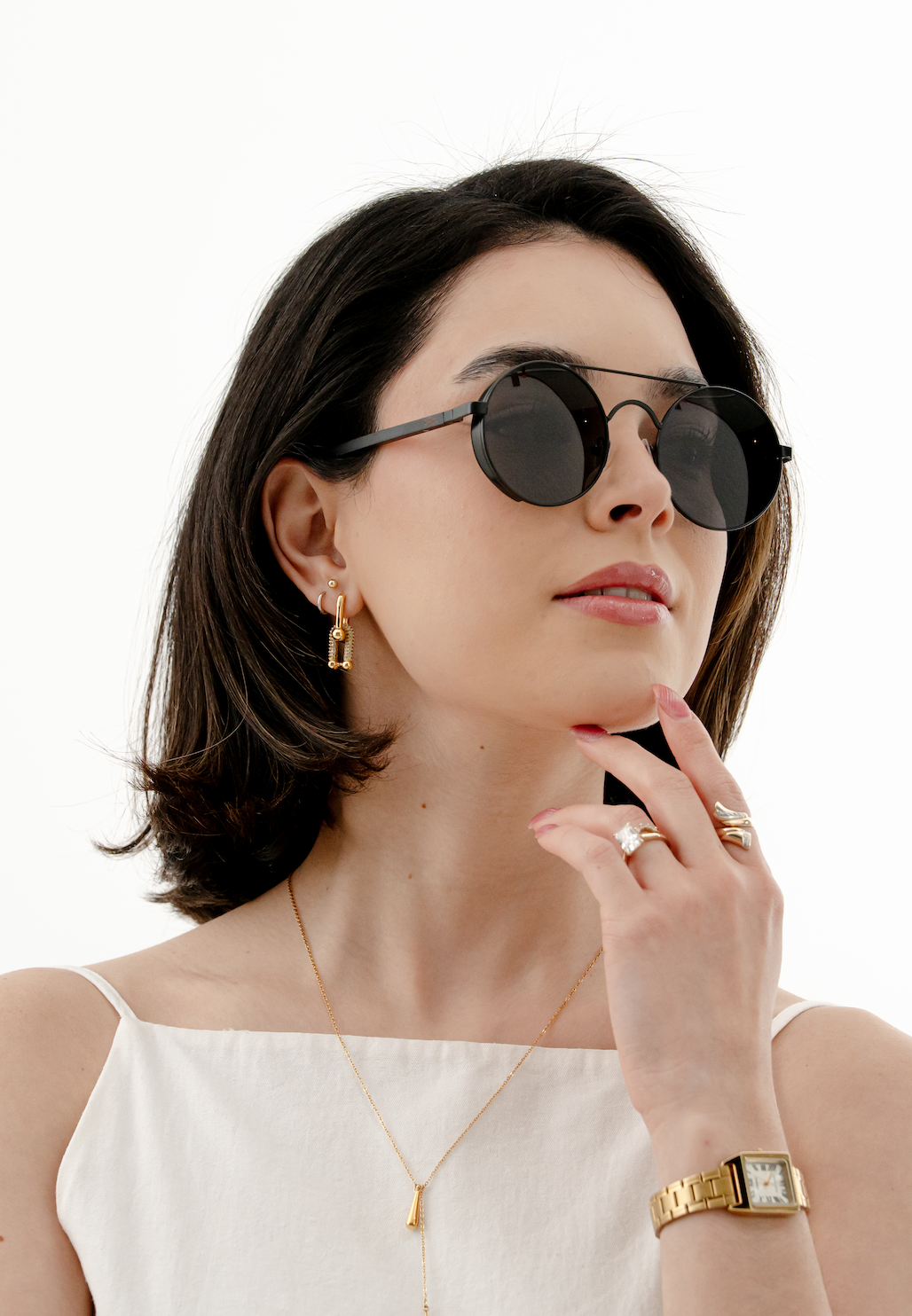 Cómo elegir los lentes perfectos según tu tipo de rostro (Guía Holbox)